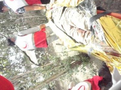 الهلال الأحمر اليمني يشارك في إنتشال الجثث من منطقة شملان شمال العاصمة (صور)