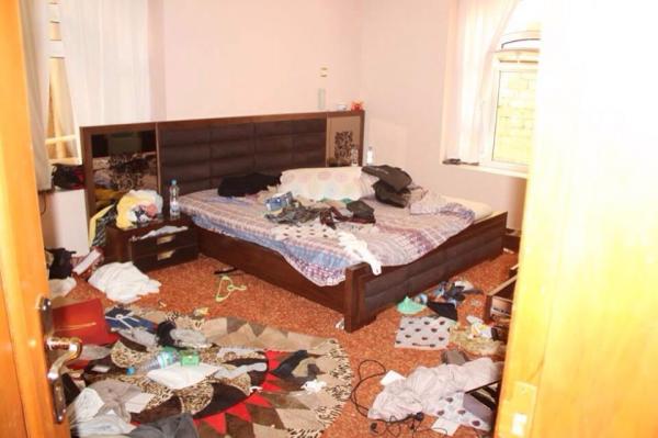شاهد بالصور: الحوثييون يقتحمون منزل وزير التربية ويعبثون بمحتوياته وحتى غرف النوم