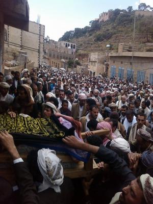 المحويت: تشييع أحد الشهداء الذين قتلتهم مليشيا الحوثي بصنعاء"صور"