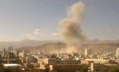 صور اولية للأنفجار الذي هز الحي السياسي وسط العاصمة صنعاء، واستهدف منزل السفير الايراني