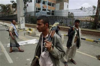 رويترز: اليمن يمنح تنظيم القاعدة الجريح فرصة لتوحيد صفوفه