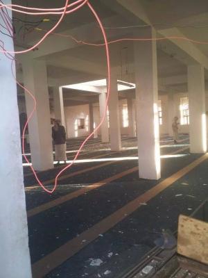 اضرار لحقت بالمسجد والمدرسة المجاورة لدار القران بيحيص ارحب اثناء تفجيره من قبل جماعة الحوثي