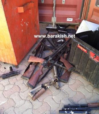 مارينز السفارة الأمريكية في صنعاء يحرقون أسلحتهم قبيل المغادرة – صور 