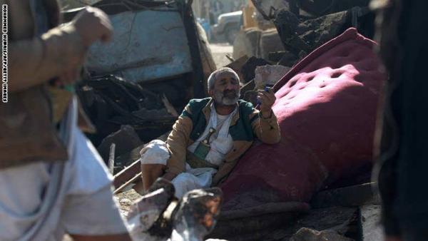  شاهد بالصور.. آثار قصف الطيران السعودي على المعسكرات اليمنية في صنعاء