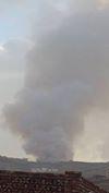 بالصور: الصواريخ السعودية تستهدف جبل عيبان بالصباحة، والدخان يتصاعد