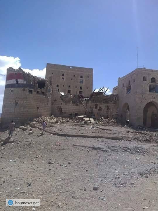 بالصور: خمس غارات عنيفة على منطقة آل عمار بصعدة تدمر قعلة الصفراء التاريخية