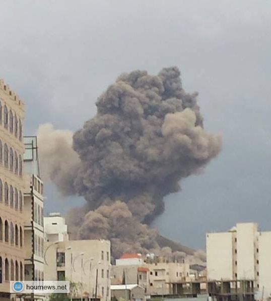 عاجل: انفجارات عنيفة تهز العاصمة صنعاء، والصواريخ تتطاير على المنازل (صور + المواقع المستهدفة)