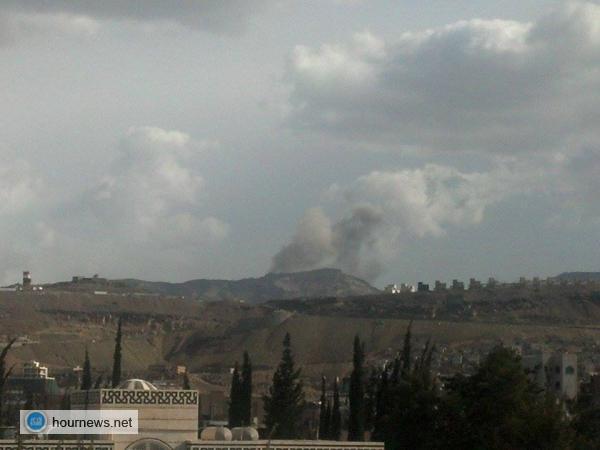 قصف الطائرة على قمة جبل عيبان بصنعاء