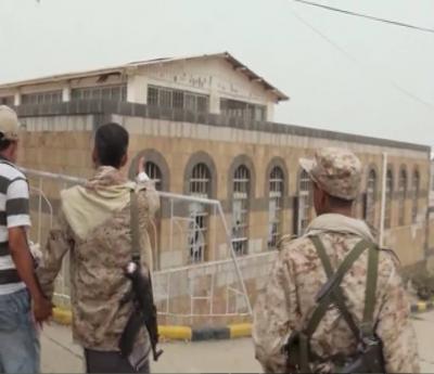 الحوثييون يقولون انهم استعادو مبنى الأمن السياسي في تعز (صور)