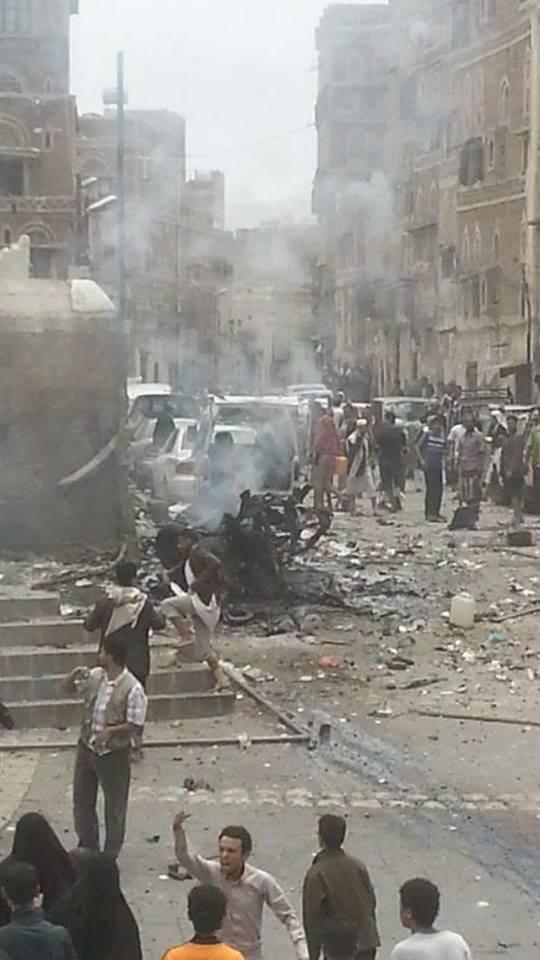 إنفجار سيارة مفخخة قرب مسجد قبة المهدي في صنعاء القديمة وسقوط ضحايا (صور)