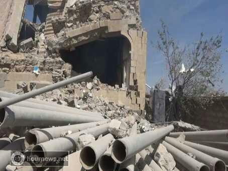 بالصور: استهداف المجمع الحكومية لمديرية شبام بمحافظة المحويت