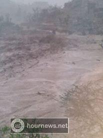 السيول تجرف المنازل والاراضي الزراعية بوادي لاعة بمحافظة المحويت (صور)