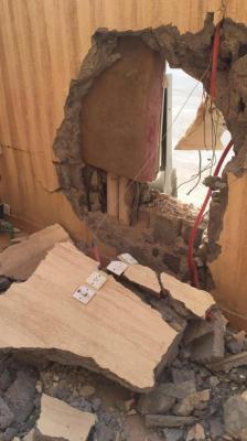 امرأة في السعودية تضرب السائق وتنزله عنوة وتقود سيارة زوجها وتحطم جدران منزل زوجته الجديدة (صور)