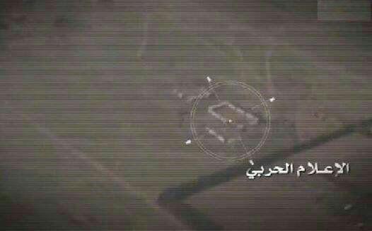 شاهد: طائرات بدون طيار تقصف معسكر سعودي بمنطقة جازان السعودية