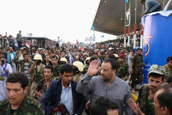 شاهد بالصور.. صالح الصماد من وسط ميدان السبعين