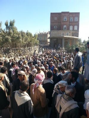 شاهد بالصور: تشييع كبير للحارس الشخصي لصالح في صنعاء رغم قيود الحوثيين