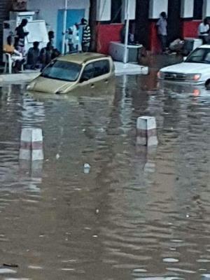 بالصور :اعصار ساجار يصل جيبوتي ويحدث فيها دمارا