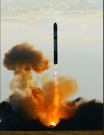 تعرّف على الصاروخ “الشيطاني” الروسي الجديد الذي بإمكانه تدمير فرنسا(صور)