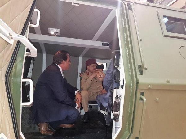 اليمن : الفريق المقدشي يظهر من جديد بالزي العسكري من هذا المكان (صور)